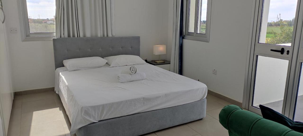Kiti Village Villa, Cyprus, Salt-Water Pool, 6 Bedrooms, Larnaca Bagian luar foto
