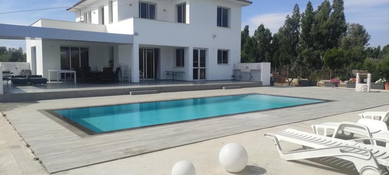 Kiti Village Villa, Cyprus, Salt-Water Pool, 6 Bedrooms, Larnaca Bagian luar foto